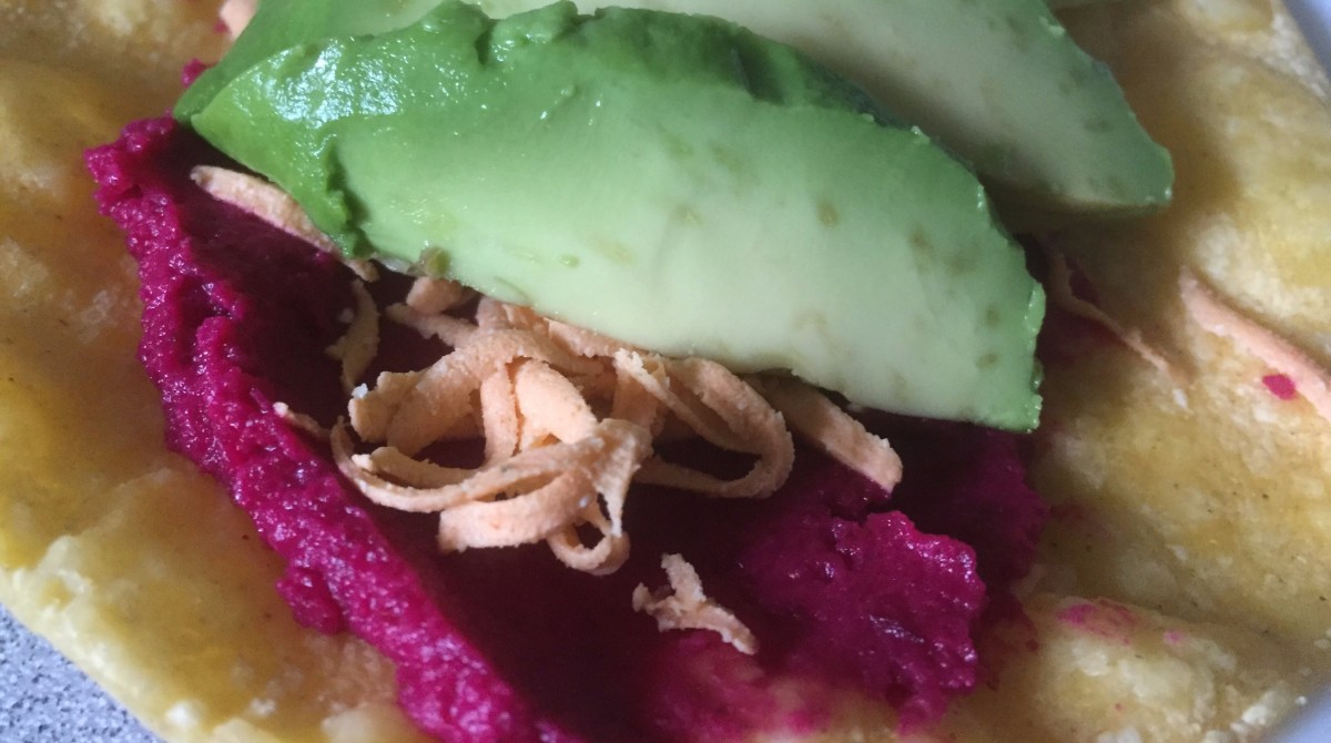 Roasted Red Beets Hummus