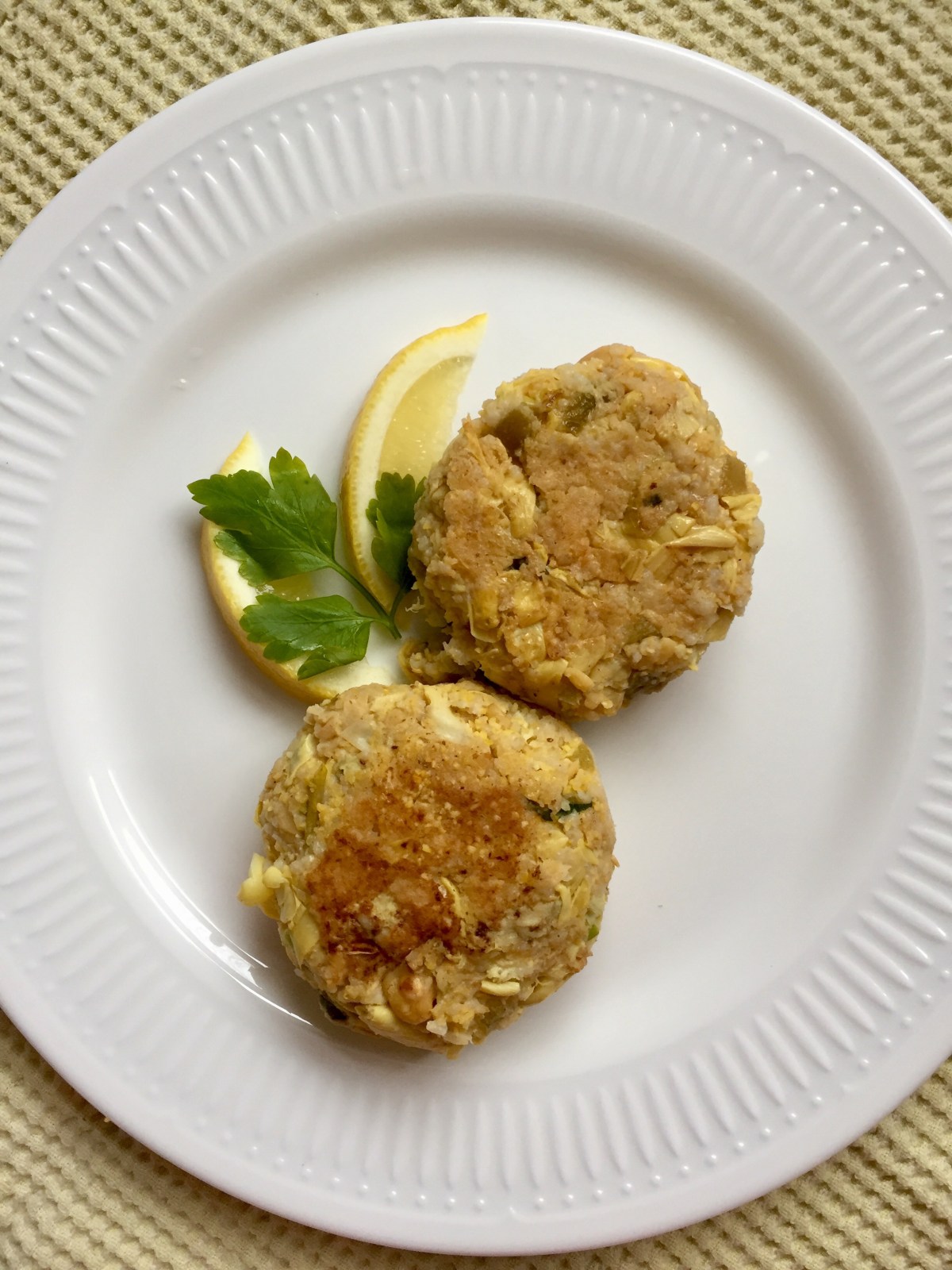 Fish-like Cakes with Chickpeas and Artichoke Hearts