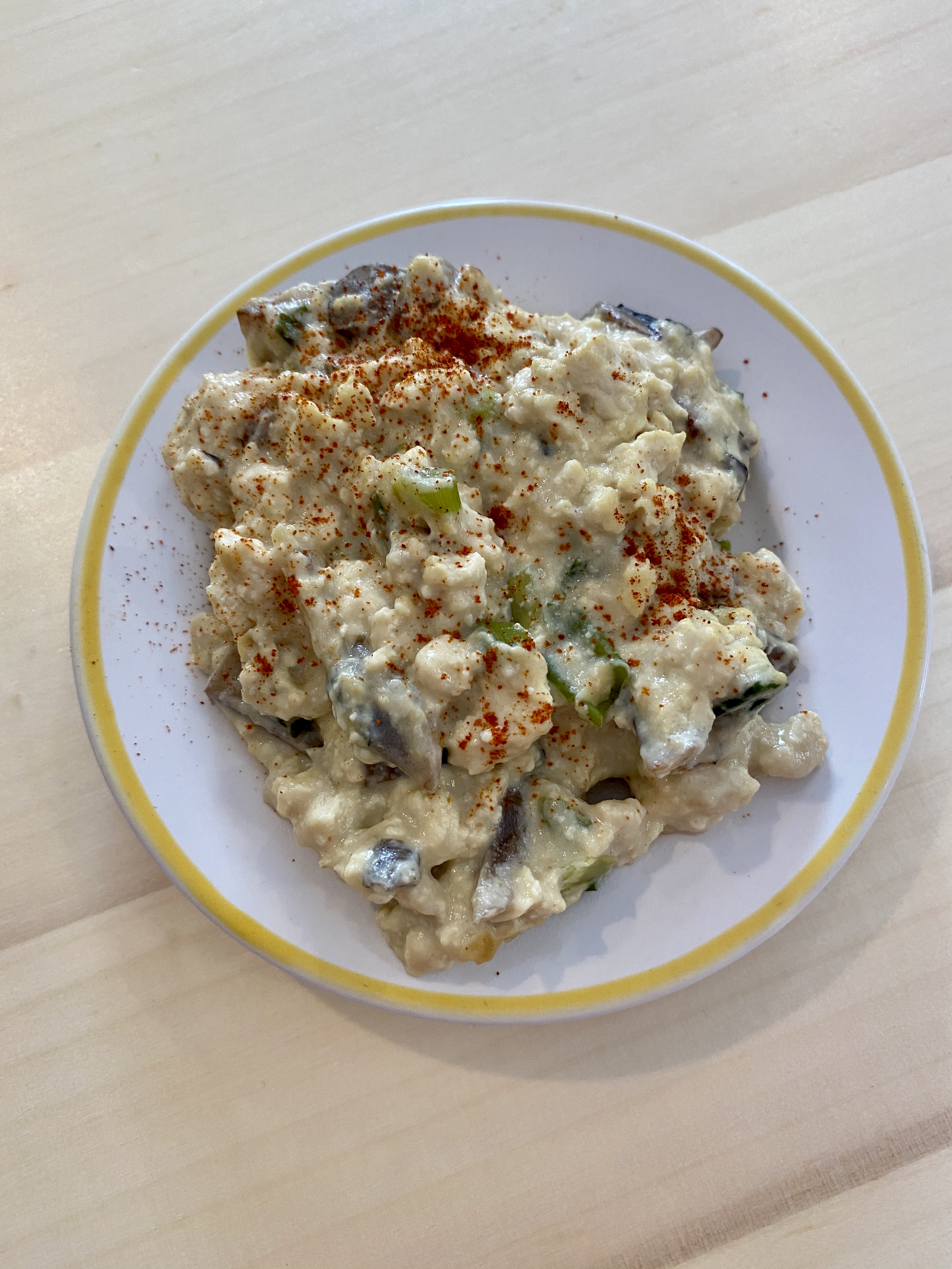 Vegan Scrambled Eggs with Mushroom and Scallions